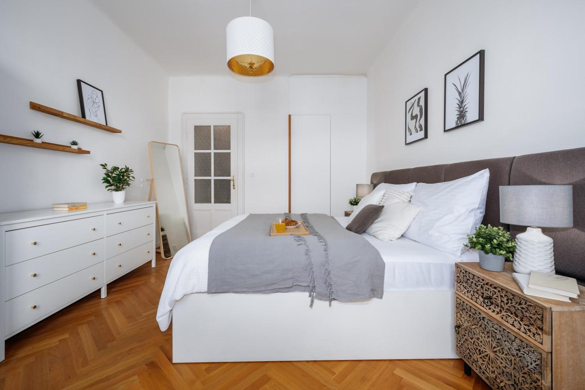 Days - 1bdr - Workspace - Near Castle * Praha
