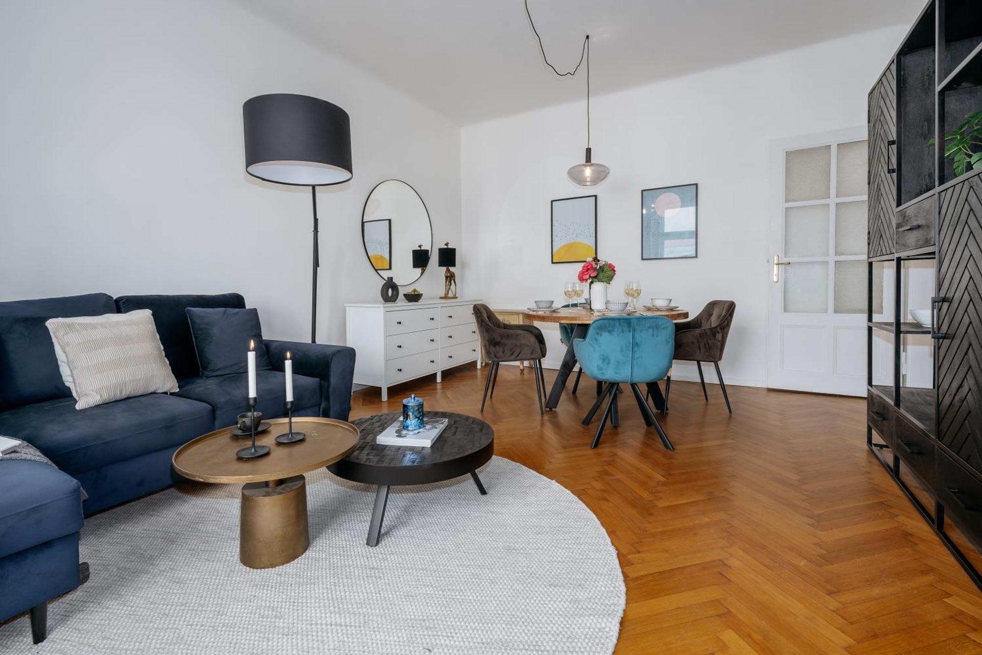 Days - 1bdr - Workspace - Near Castle Prag