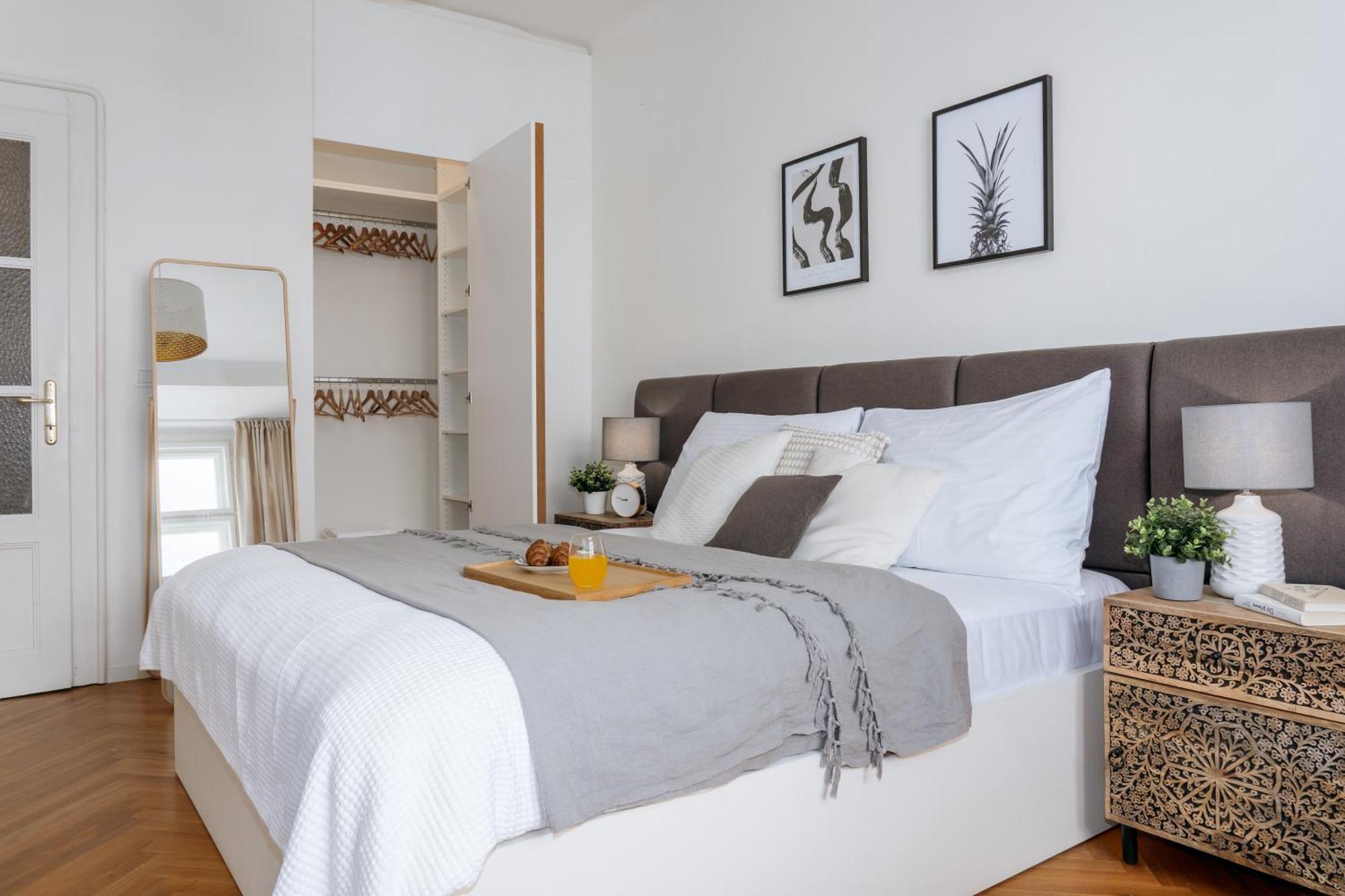 Apartment Days - 1bdr - Workspace - Near Castle *